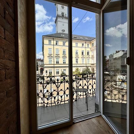 Апартаменти На Площі Ринок, 20 Lviv Exterior photo