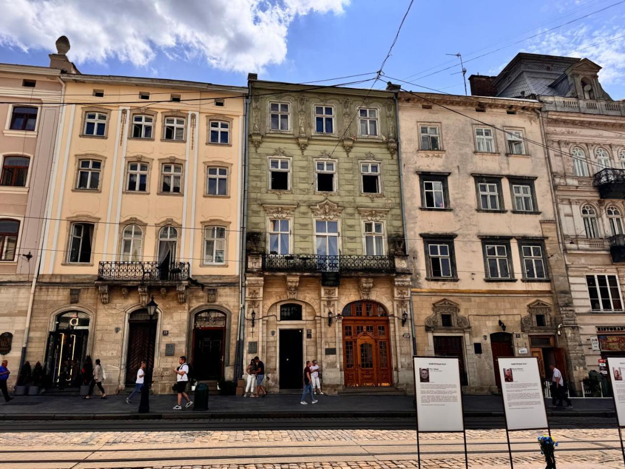 Апартаменти На Площі Ринок, 20 Lviv Exterior photo